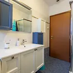 Accogliente Con Terrazzo E Vista *