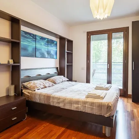 Accogliente Con Terrazzo E Vista Apartment